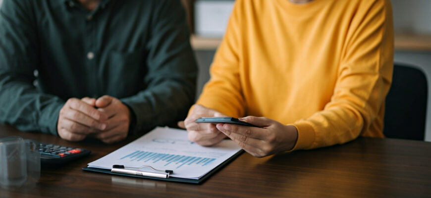 How Couples Can Budget Money Together Effectively